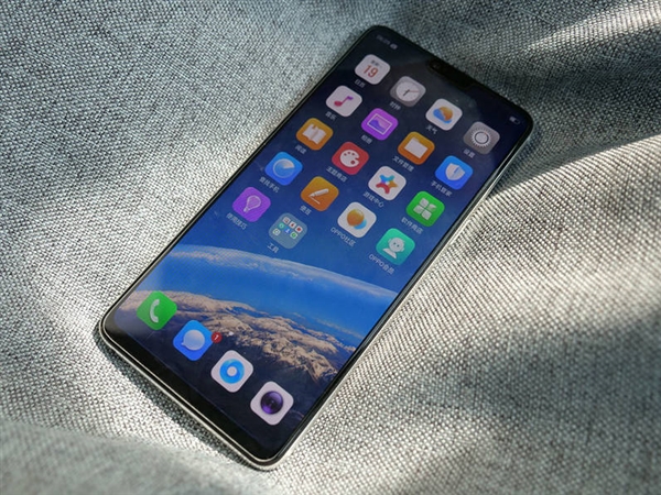 预约量超4600万 OPPO R15即将开卖：2999元起售