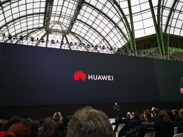 华为悄然变脸！“菊花”LOGO完全扁平