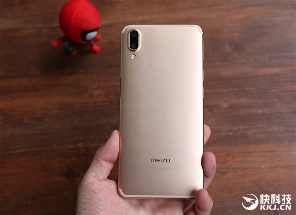 骁龙636/1799元起！魅蓝E3香槟金版开箱图赏