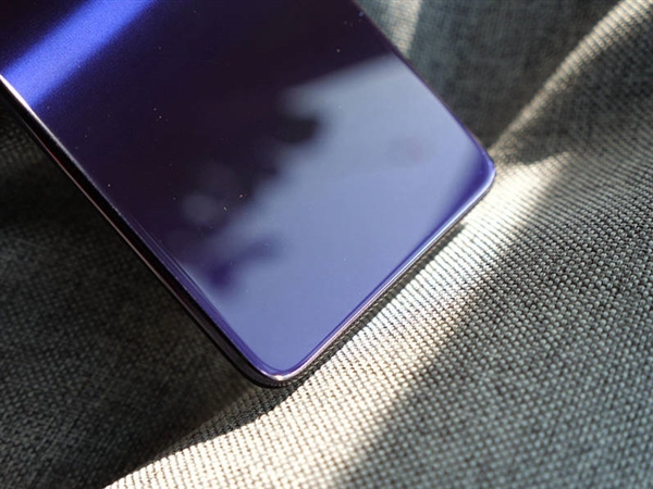 预约量超4600万 OPPO R15即将开卖：2999元起售