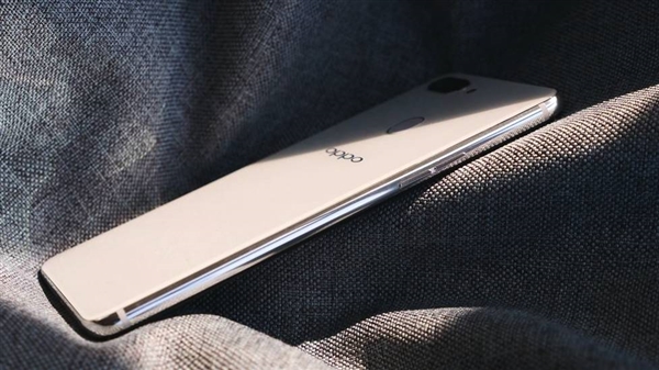 预约量超4600万 OPPO R15即将开卖：2999元起售