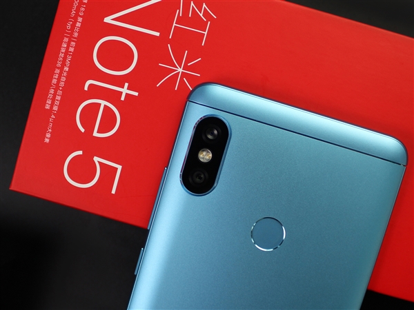 红米Note 5图赏：多彩配色颜值不俗