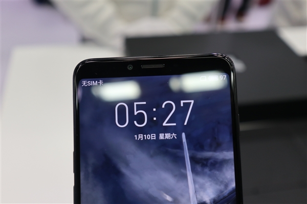 歼-20灵魂附体魅蓝E3：看一眼热血沸腾！