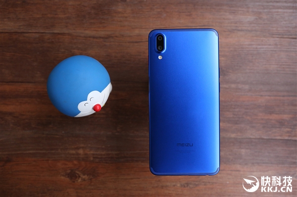 魅蓝E3丹青版首发开箱图赏：这配色贼骚