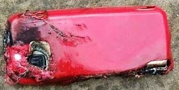 印度18岁女孩边充电边打电话:手机突然爆炸身亡