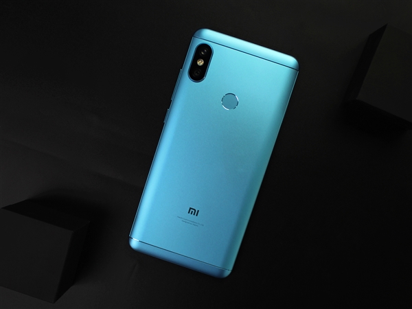 红米Note 5图赏：多彩配色颜值不俗