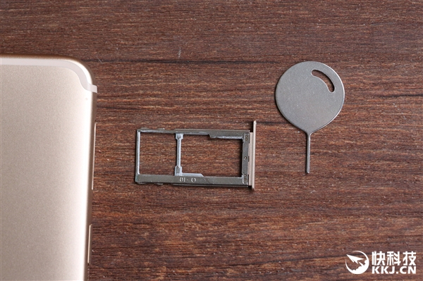 骁龙636/1799元起！魅蓝E3香槟金版开箱图赏