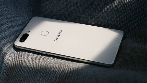 预约量超4600万 OPPO R15即将开卖：2999元起售