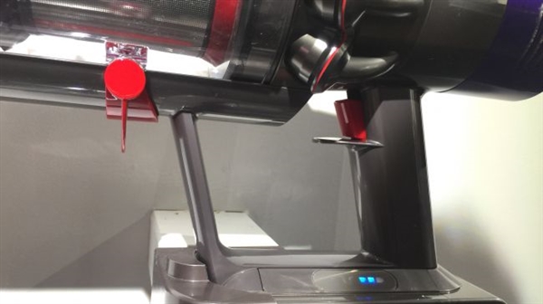 集尘筒掰直!戴森V10无绳吸尘器发布:吸力/续航提升