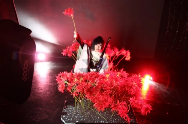 日本网友分享Cosplay拍摄花絮 不忍直视！