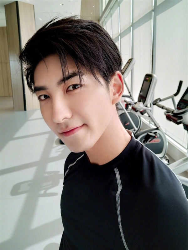 屏下指纹成真！vivo X21正式发布：完美全面屏