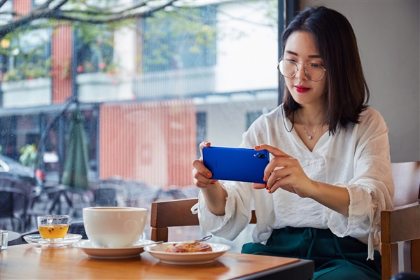 不惧iPX！魅蓝E3拍照逆天：卡片机可以扔了