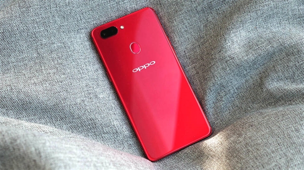 预约量超4600万 OPPO R15即将开卖：2999元起售