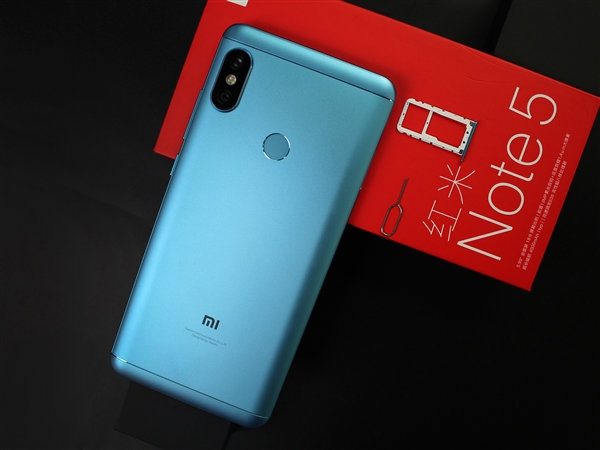 红米Note 5图赏：多彩配色颜值不俗