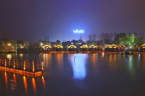 屏下指纹成真！vivo X21正式发布：完美全面屏