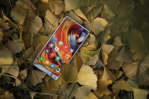 雷军公开表态：小米手机十个季度内重返中国第一