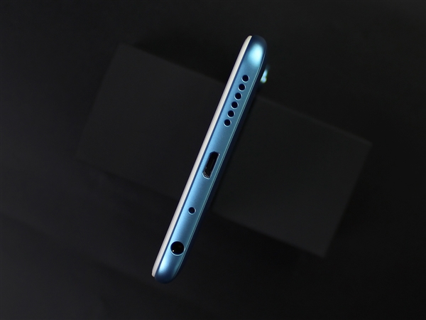 红米Note 5图赏：多彩配色颜值不俗