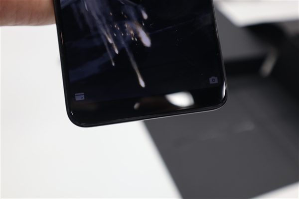 歼-20灵魂附体魅蓝E3：看一眼热血沸腾！