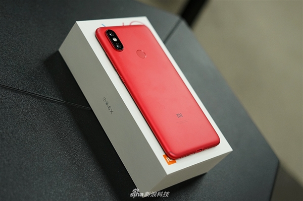 小米6X图赏：全金属机身手感大赞