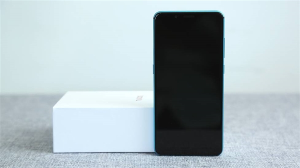 努比亚Z18mini图赏：5.2寸手感 颜值大赞