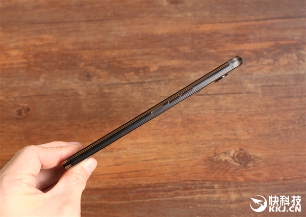 国美U7手机开箱图赏：最全生物识别加持