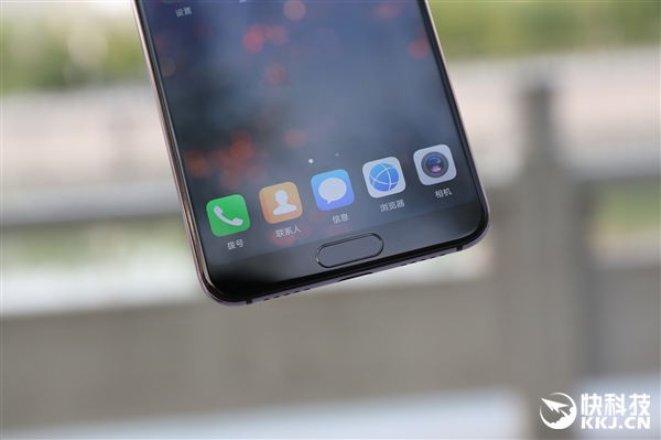 7000元！华为P20 Pro开箱图赏：渐变配色美呆了