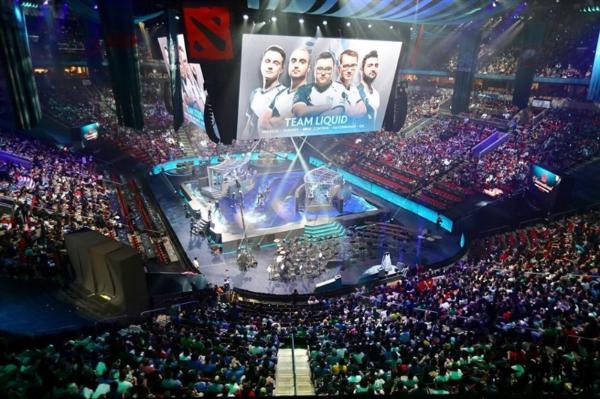 微星MPG27CQ显示器评测：2K曲面屏+144Hz刷新率