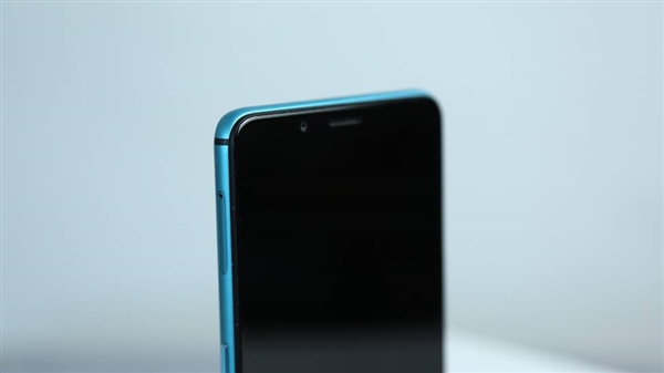 努比亚Z18mini图赏：5.2寸手感 颜值大赞