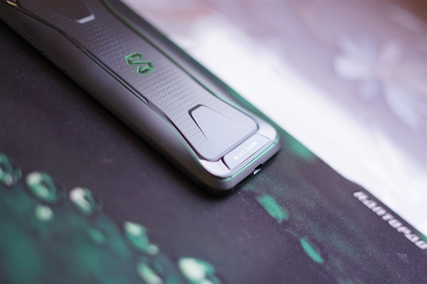 颜值出众！黑鲨游戏手机图赏：来感受下