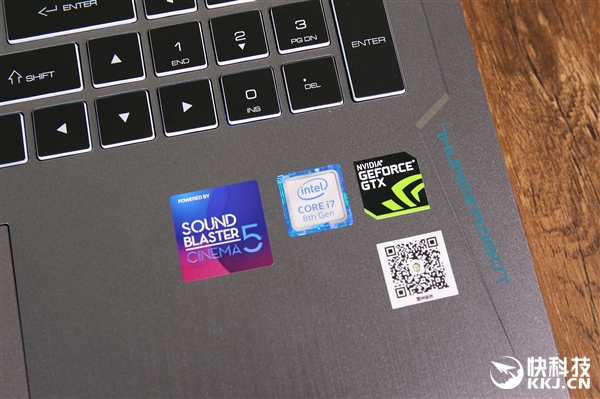 8代U+1060!雷神911M星耀版游戏本开箱图赏