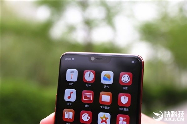 OPPO R15梦镜红版开箱图赏：这颜值一眼心动