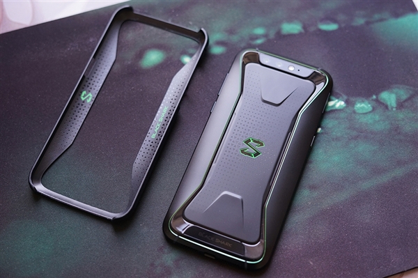 颜值出众！黑鲨游戏手机图赏：来感受下