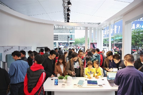 华为P20系列上市两天依然手慢无：线上线下火爆