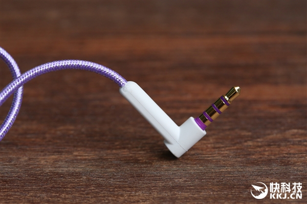 荣耀魔声耳机2宁静紫图赏：金标Hi-Res亮眼