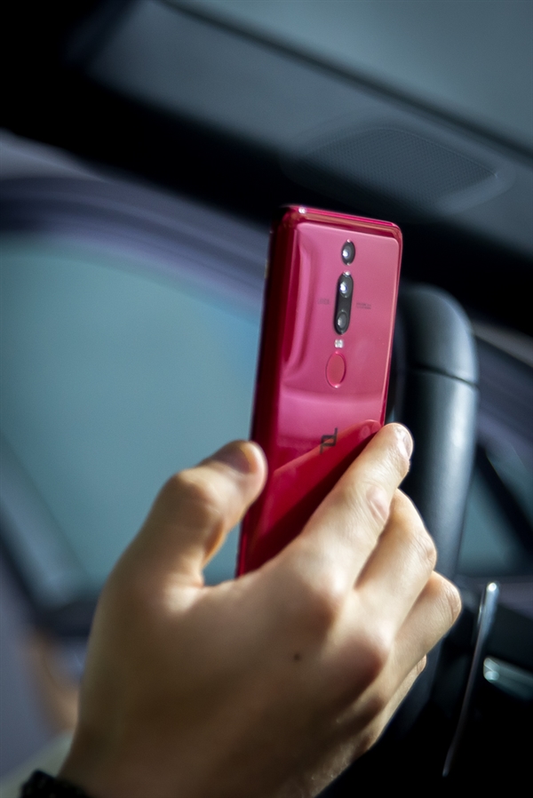 保时捷遇见保时捷！换个角度看华为Mate RS保时捷设计