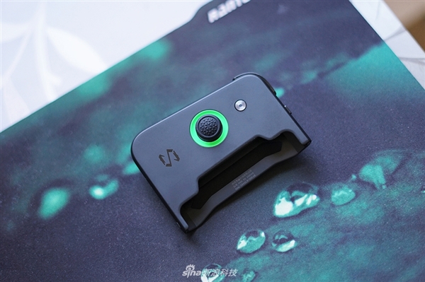 颜值出众！黑鲨游戏手机图赏：来感受下