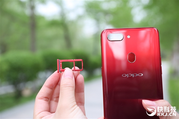 OPPO R15梦镜红版开箱图赏：这颜值一眼心动