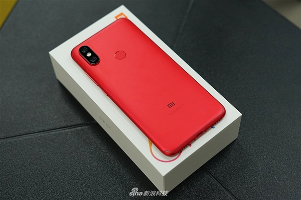 小米6X图赏：全金属机身手感大赞