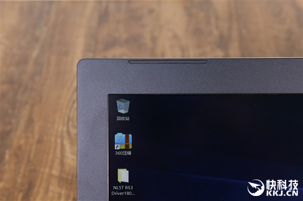 8代U+1060!雷神911M星耀版游戏本开箱图赏