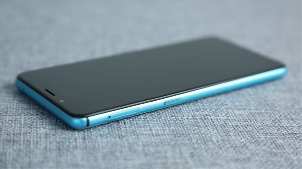 努比亚Z18mini图赏：5.2寸手感 颜值大赞