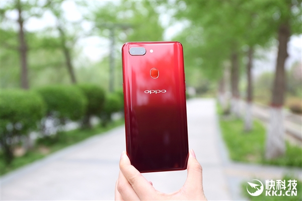 oppor15梦镜红版开箱图赏这颜值一眼心动