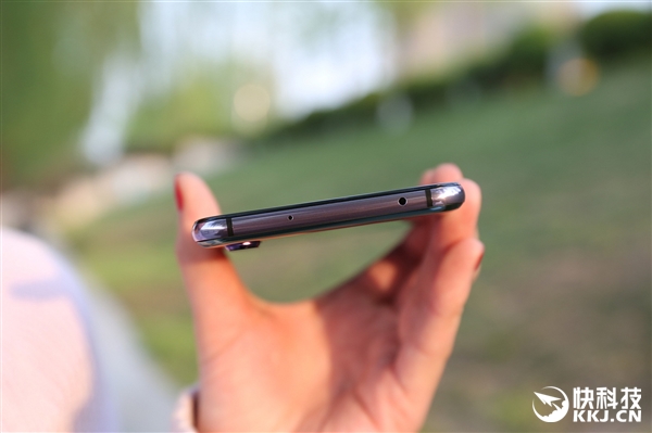 7000元！华为P20 Pro开箱图赏：渐变配色美呆了