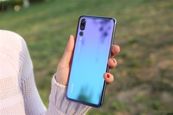 华为P20系列上市两天依然手慢无：线上线下火爆