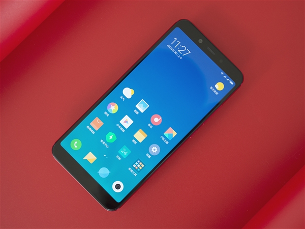 小米6X开箱图赏:“杨柳腰”设计握感上佳