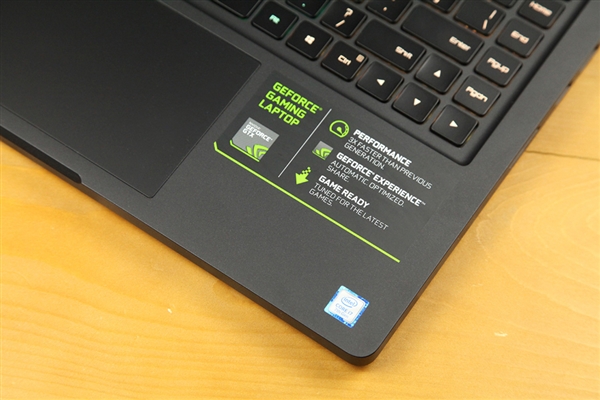 小米游戏本开箱：3+2热管散热给力