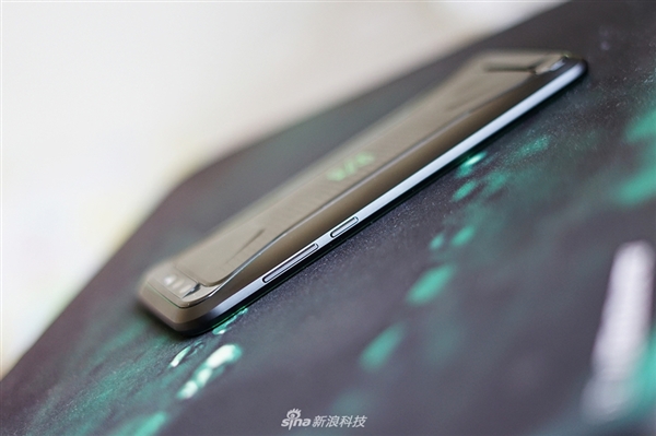 颜值出众！黑鲨游戏手机图赏：来感受下