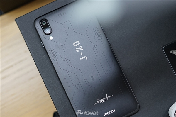 魅蓝E3歼-20定制典藏版开箱：颜值爆表