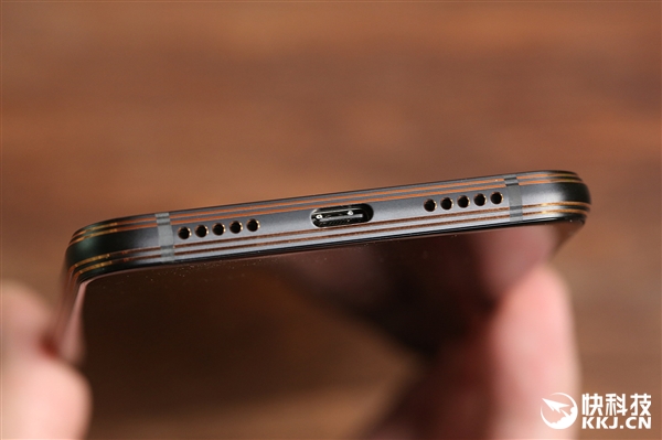 国美U7手机开箱图赏：最全生物识别加持