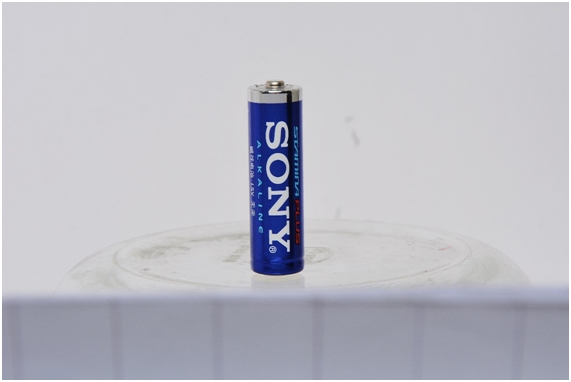 告别15年 索尼碱性电池重返中国市场！银色圆环设计