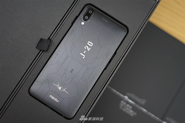 魅蓝E3歼-20定制典藏版开箱：颜值爆表